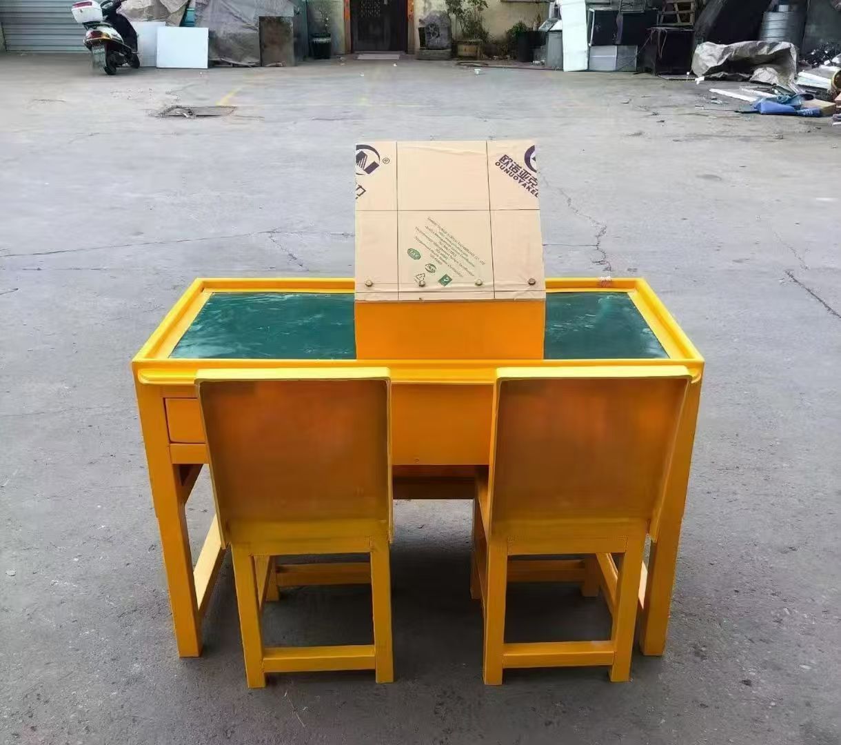 弓长岭防静电导通桌井下煤矿火工品发放桌：危险品流转的安全守护者
