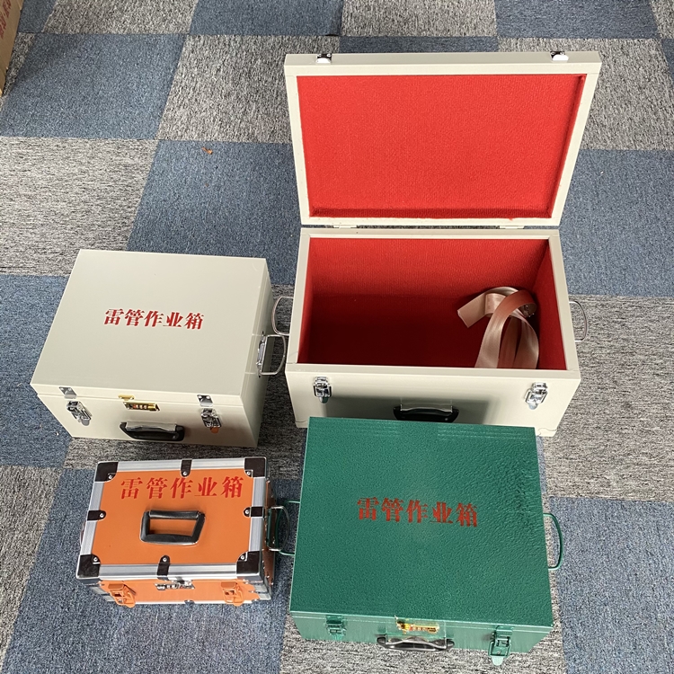 弓长岭爆破工程作业箱如何选择？玻璃钢与传统材质的全面对比